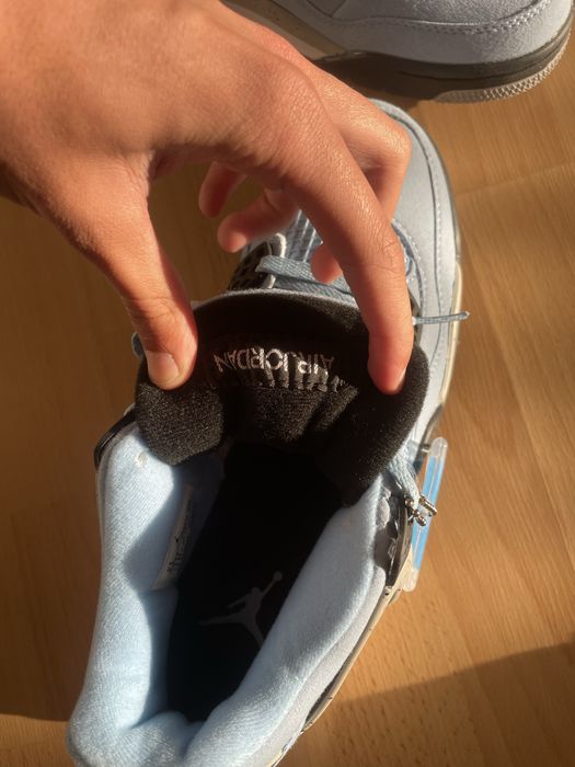 Jordan 4 univerisity blue