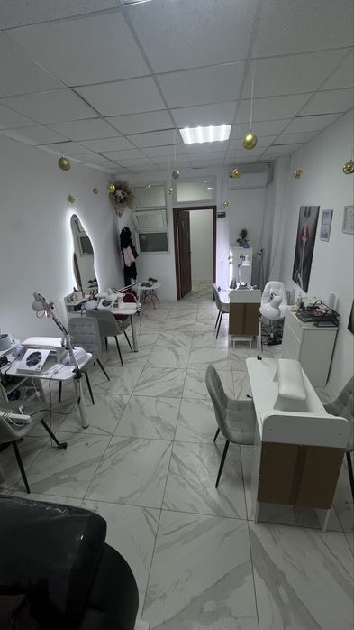 Сдам 2 маникюрных стола для нэйл мастеров