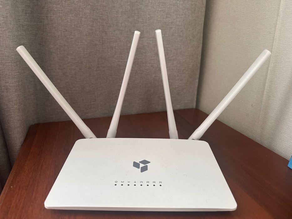 Прдается модем практически новый.