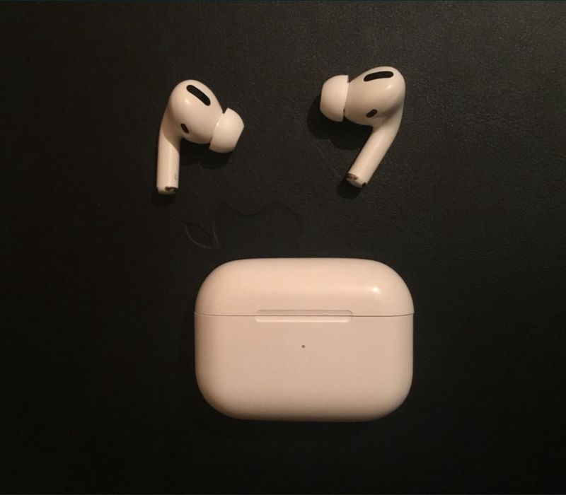 Наушники Airpods Apple