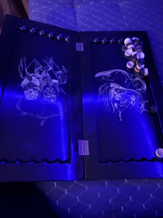 Нарды срочно продам новые.