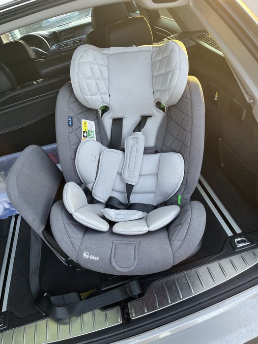 Scaun copil cu sistem isofix