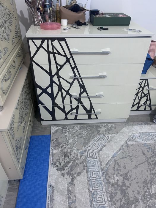 Срочно продам шкаф и комод