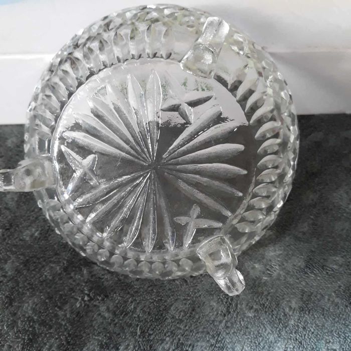 Фруктиери на столче/оловен кристал