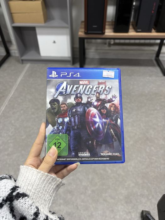 Диск AVENGERS на PS4- в отличном состоянии