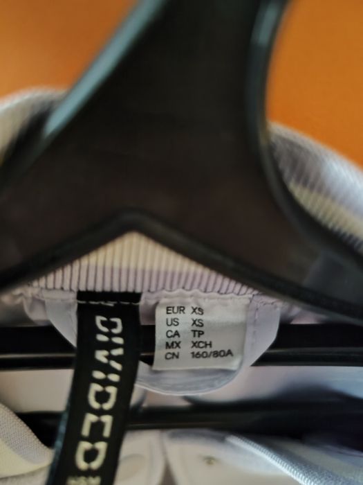 Сиреневый бомбер для девочки