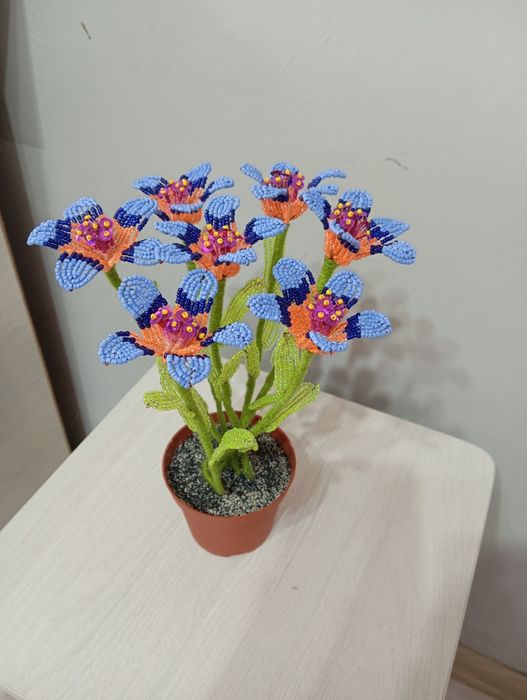 Цветы из бисера 7шт 3500тг