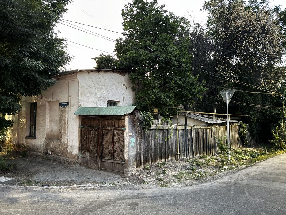 Угловой участок в шикарном и популярном месте( Дагестанская-Никитина)