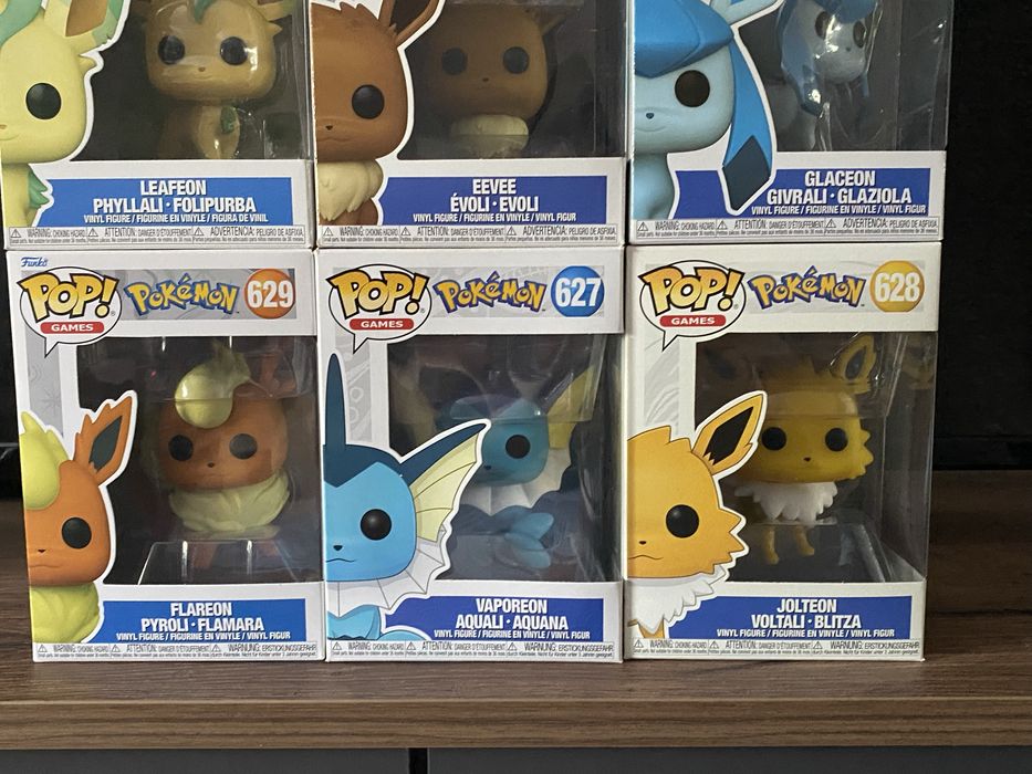 Pokemon Eeveelutions Funko Pop колекция