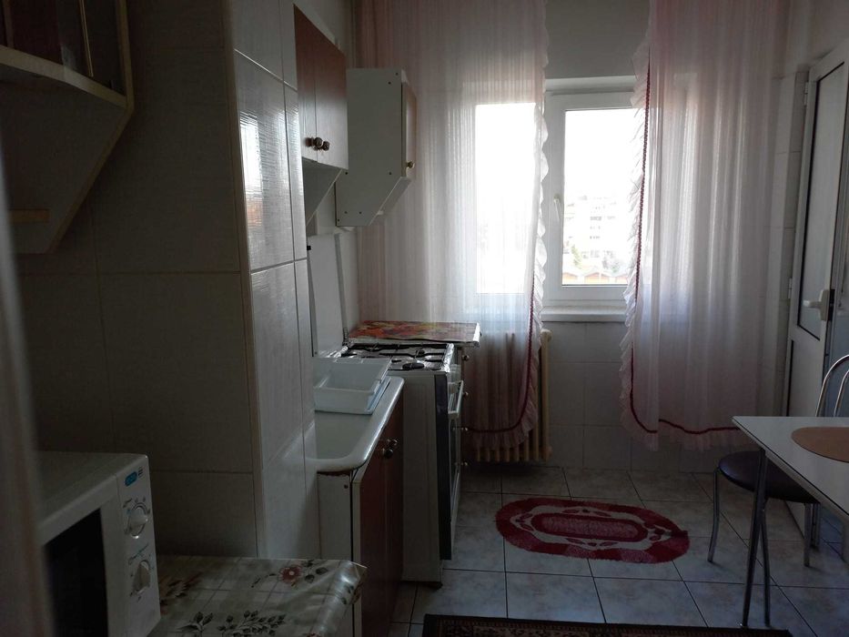 Ofer spre inchiriere apartament 2 camere ultracentral in Rm. Valcea