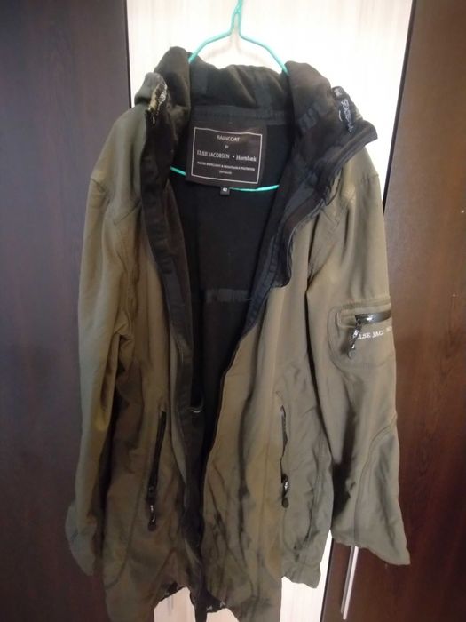 Маркови водоустойчиви дълги якета и вълнени палта