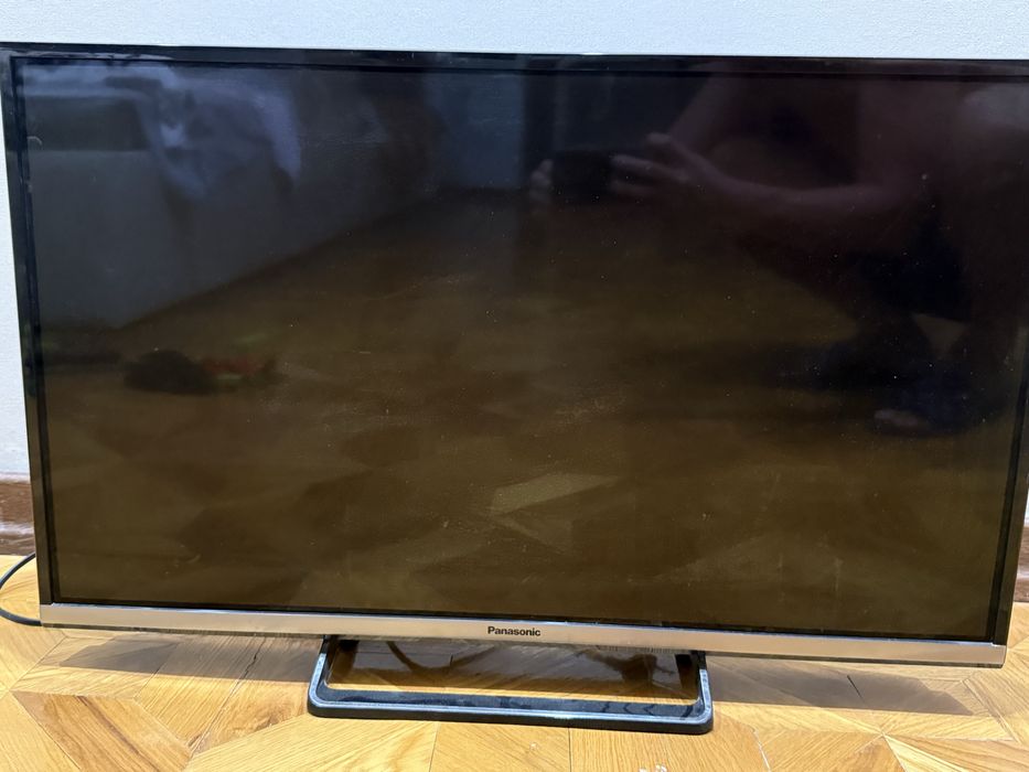 Отличный ТВ Panasonic, диагональ 85 см