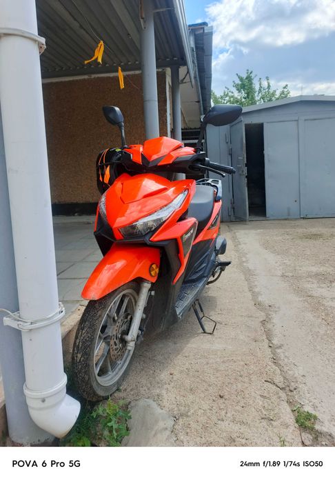 Продам  скутер  либо обмен на телефон