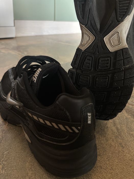 Nike Initiator маратонки