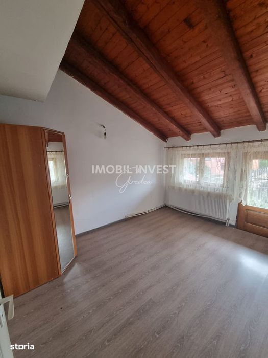 Apartament la casa cu curte proprie | 238 mp utili | 5 camere | Garaj