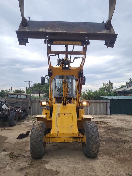 Продам экскаватор 3в1