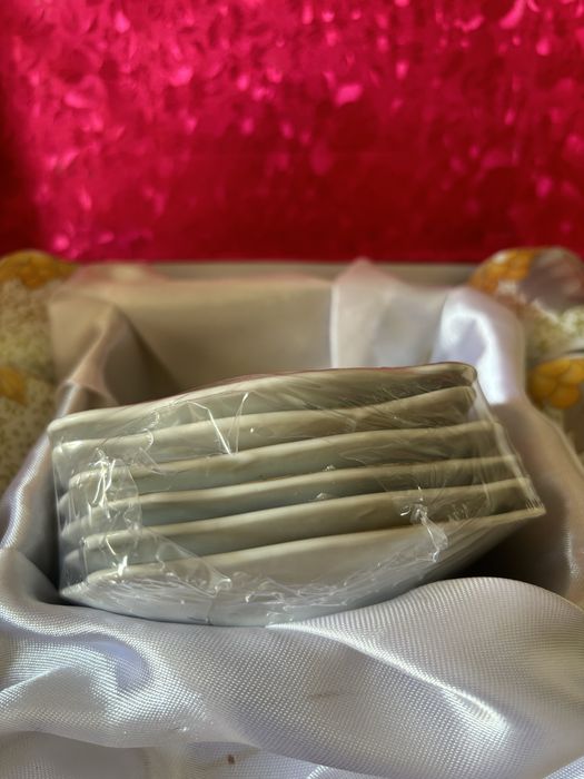 Set de 6 cani + 6 farfurii !