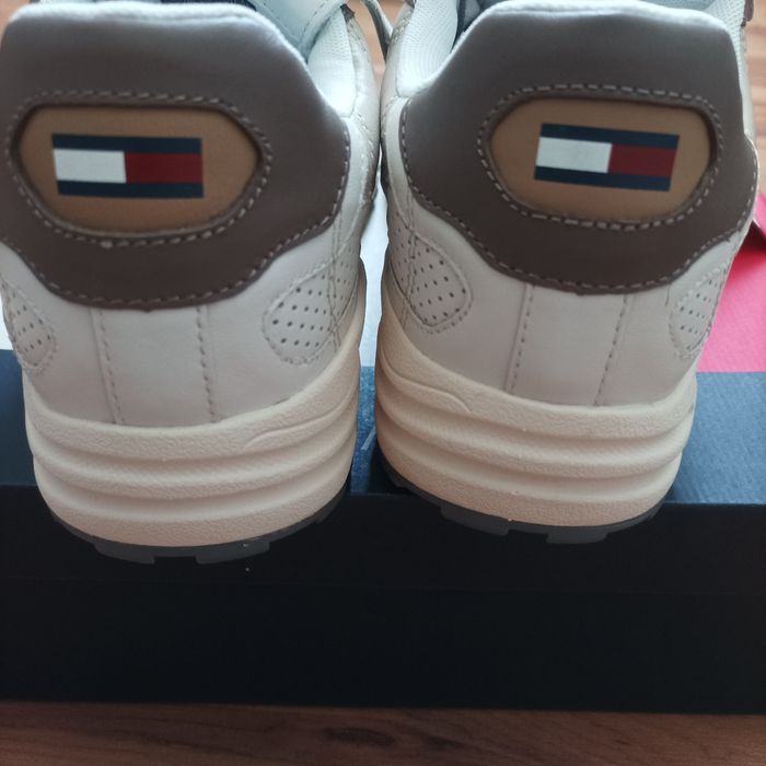 Tommy Hilfiger N42 естествена кожа маратонки