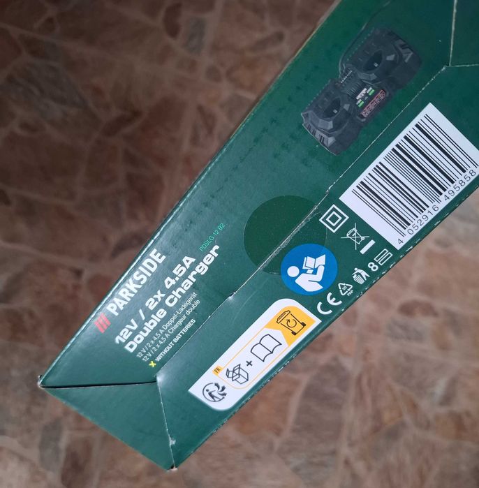 Parkside двойно бързо зарядно 12V 2x4.5A