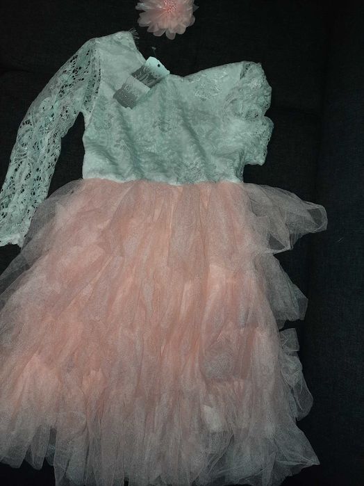 Rochie/rochita de ocazie dantela si volane