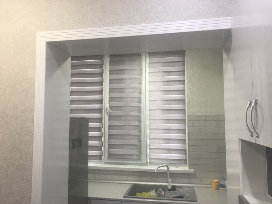 Жалюзи ролл шторы день ночь