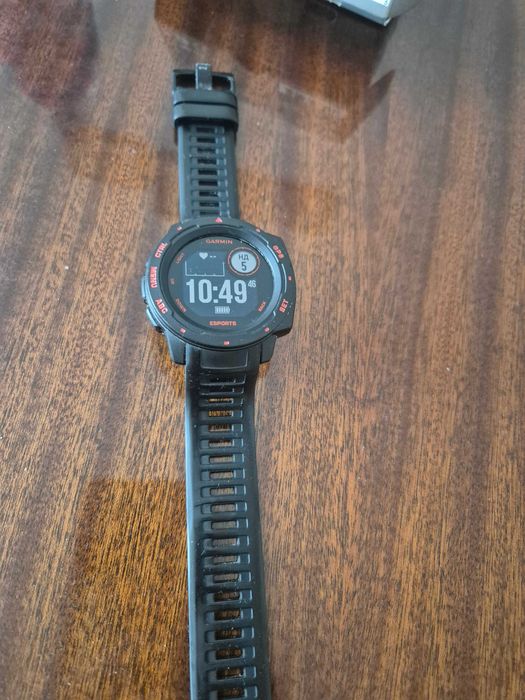 Смартчасовник Garmin Instict 2