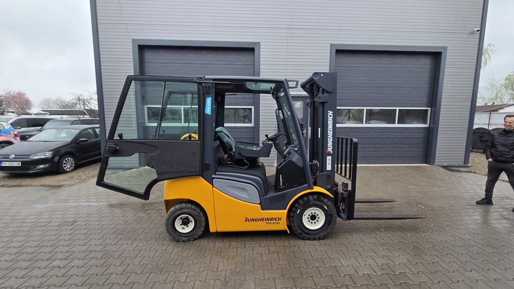 Stivuitor Jungheinrich TFG 425 2500KG