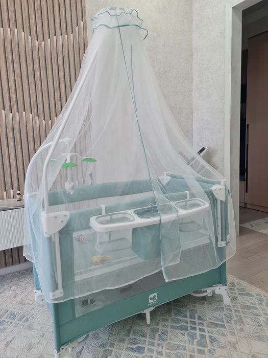 Продам манеж-кровать