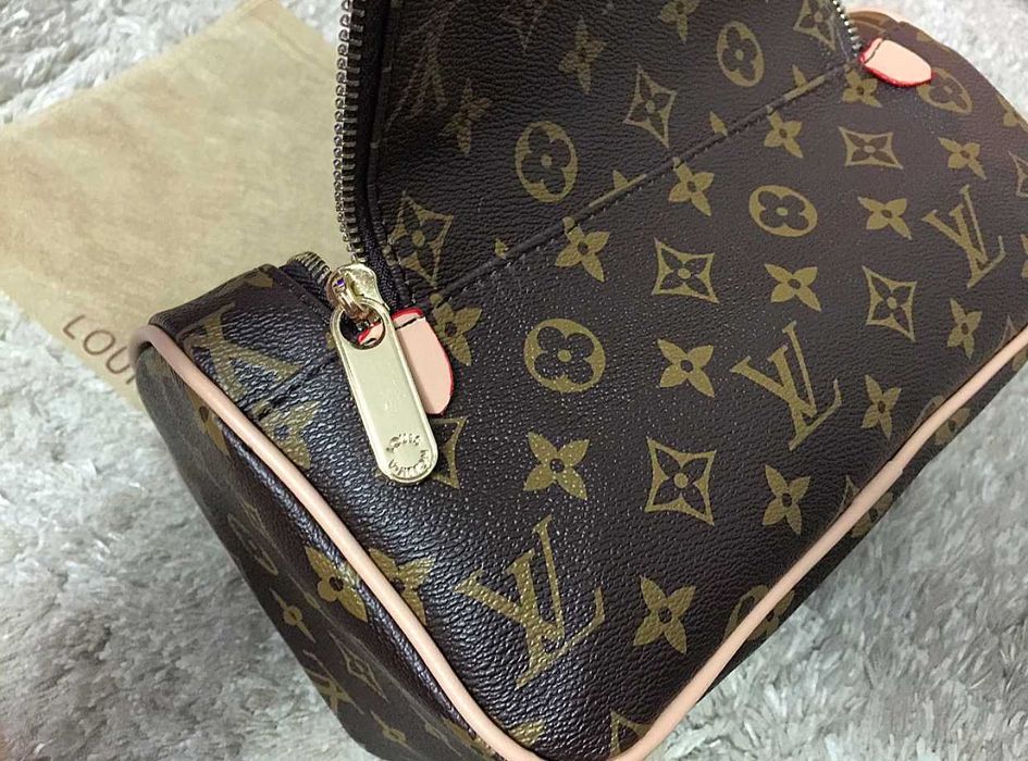 [Premium] Borseta/toiletry bag/geanta cosmetice Louis Vuitton Monogram