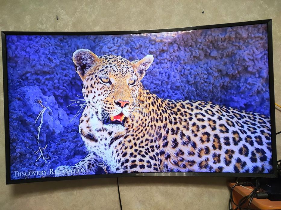 Телевизор Samsung (4K UHD)
