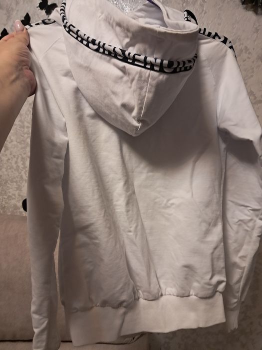 Продам молодежную олимпийку.