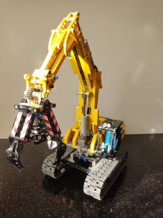 Набор LEGO Technic 42006. Экскаватор.