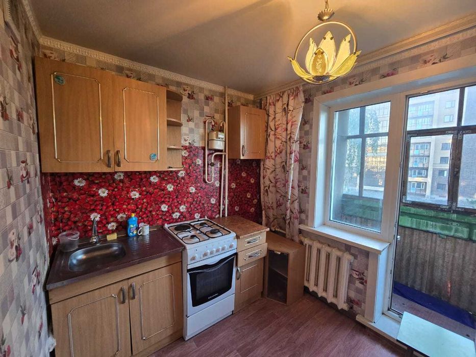 Продам 1 комнатная квартира район 8 школы