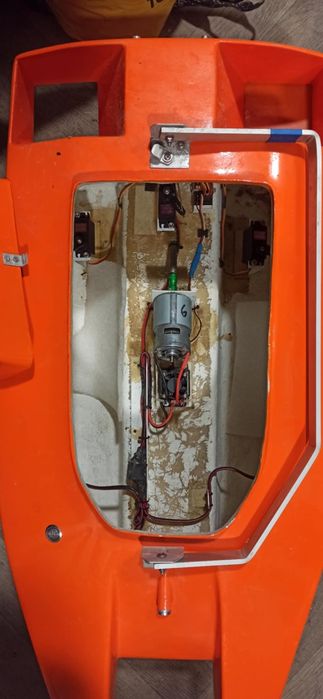 Продавам лодка за захранка