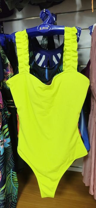 Продам  купальник