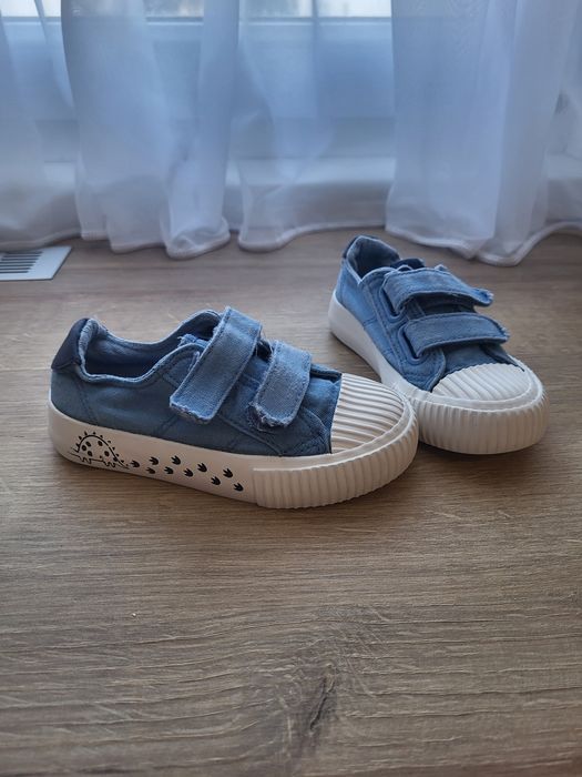 Детски сини кецове