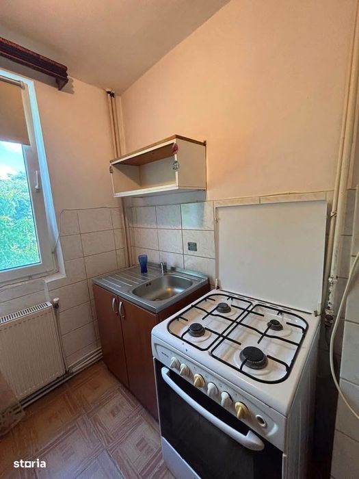 Apartament cu 2 camere și balcon, etj 3,zona Scolii nr.11.Pret 47.000e