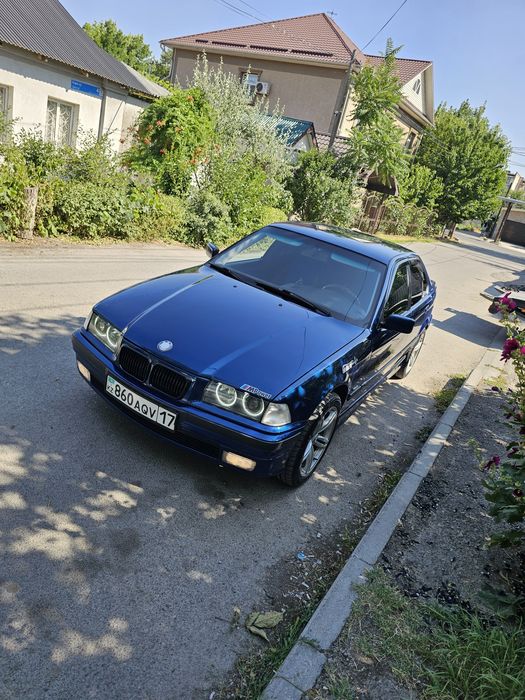 BMW 330 В хорошем состояние