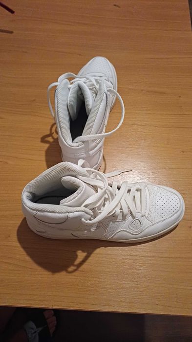 Обувки високи найк