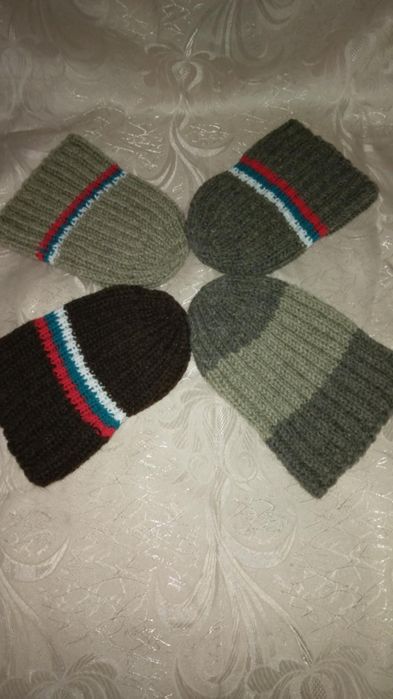 Ръчно плетени вълнени шапки