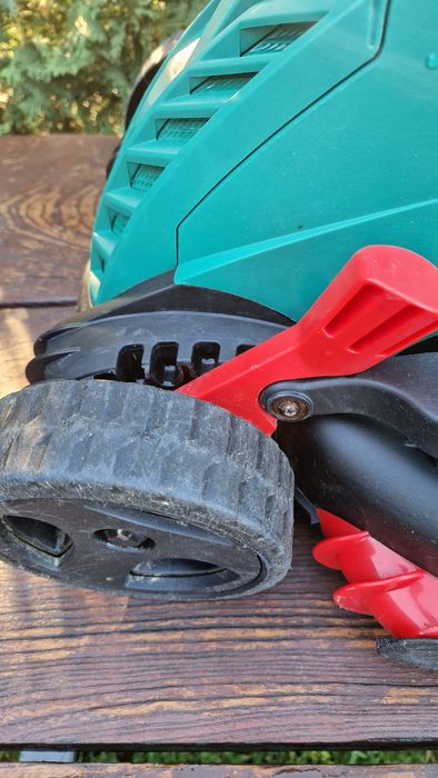 Masina electrica tuns iarba Bosch 37 cm