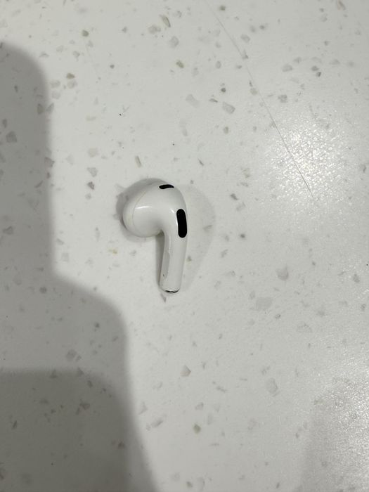 Левое Ухо Airpods 3