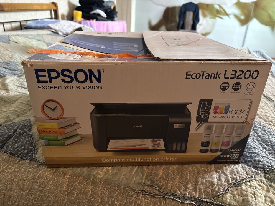 принтер Epson EcoTank L3200 в коробке