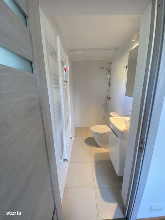 Casă cu 4 camere,2 bai, curte 529mp, toate utilitatile Breaza