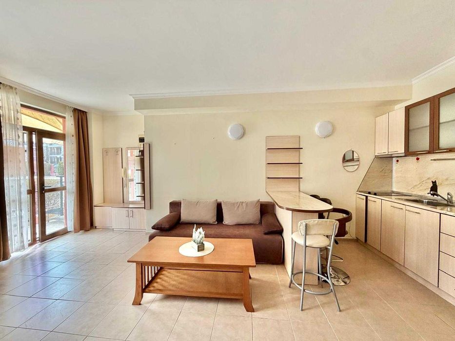 Продава се Четиристаен апартамент в Свети Влас - 121 кв.м за 527 €/кв.м - Снимка #1