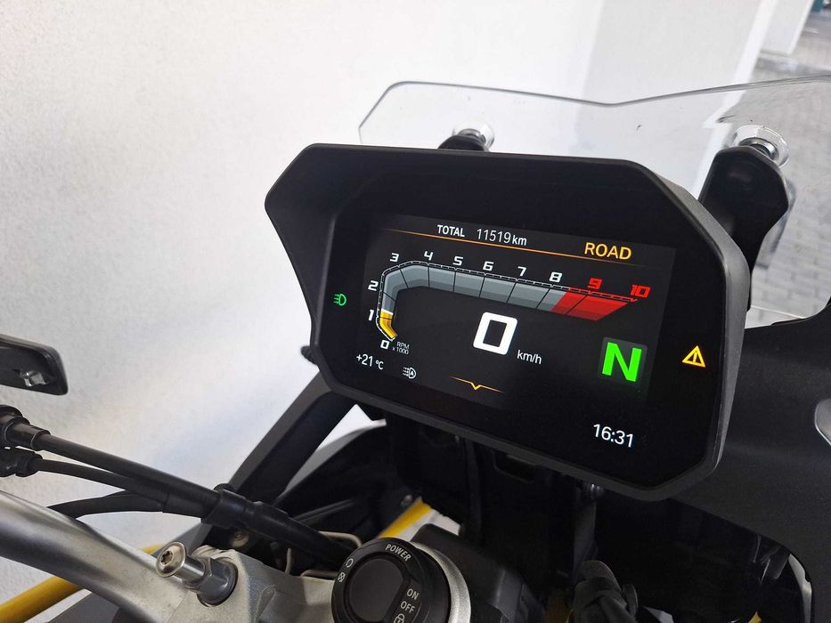 Motoyard vinde BMW F750 GS full