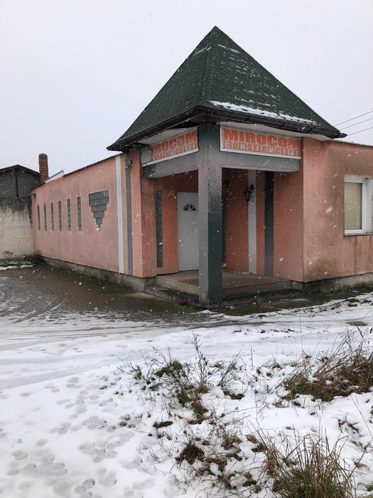 De vanzare cladire birouri si hala