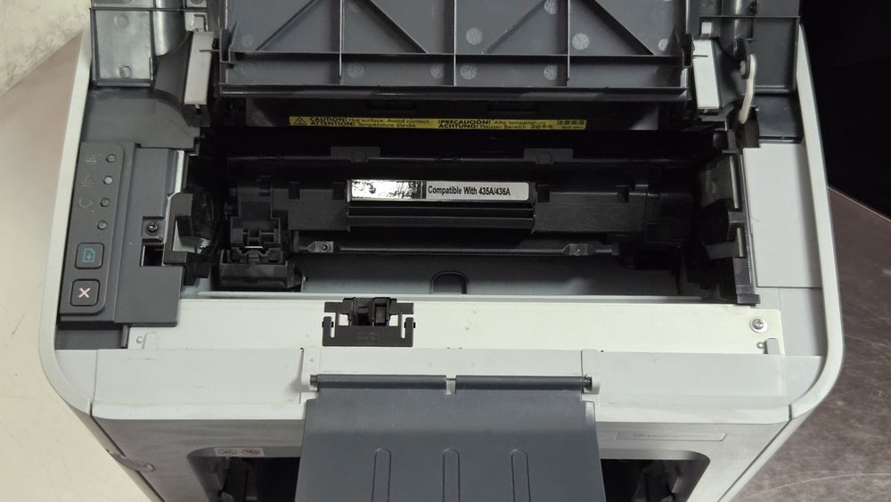 Продаю черно-белый лазерный принтер HP P1505