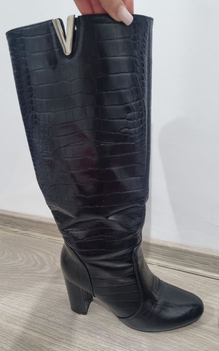 Cizme de damă până la genunchi