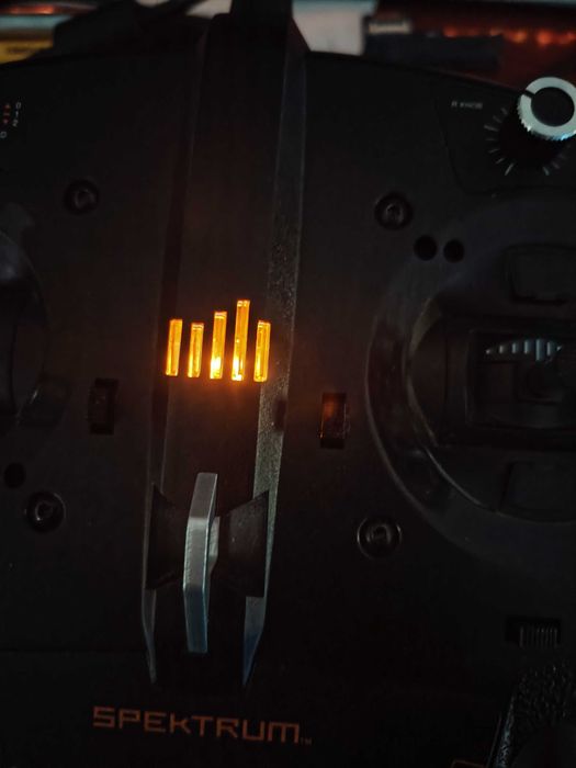 Spektrum Interlinked DX, controller simulator prin cablu USB. model SPMRFTX1
